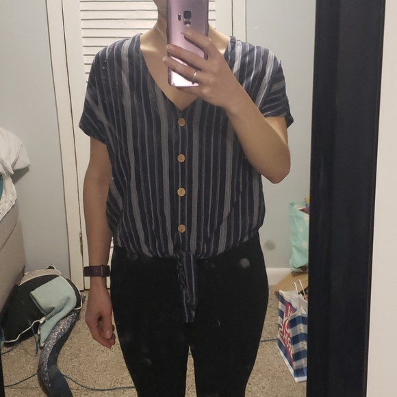 Tie front tee - Picture 5 of 5